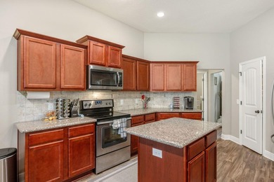 Welcome to this beautifully maintained all-brick 4 bedroom 3 - photo 17
