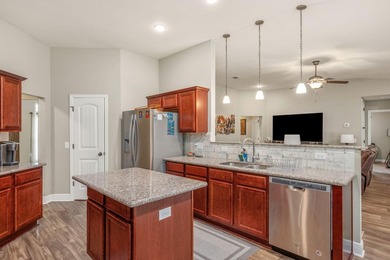 Welcome to this beautifully maintained all-brick 4 bedroom 3 - photo 18