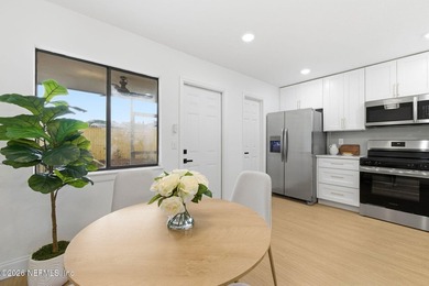 Looking for coastal living in Neptune Beach under $310K? This - photo 18