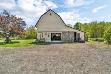Welcome to 10 Highland Ridge in Hampden -- where convenience - photo 24