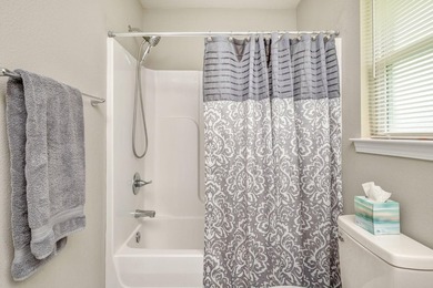 Welcome to this beautifully maintained all-brick 4 bedroom 3 - photo 27
