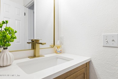 Looking for coastal living in Neptune Beach under $310K? This - photo 29