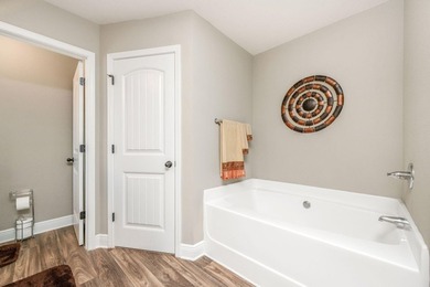Welcome to this beautifully maintained all-brick 4 bedroom 3 - photo 41