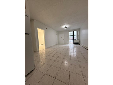 Bright and spacious 3 bedroom, 1 & 2 bathroom, 2nd floor - photo 3