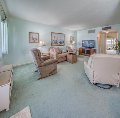 Lake Osborne Condo Active Under Contract in Lake Worth Beach Florida