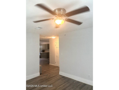 Modest home with new luxury vinyl plank flooring comes with - photo 8