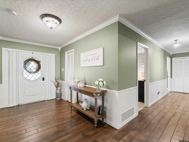 Updated 4 bedroom, (office could be used as a 5th bedroom) 3 - photo 11