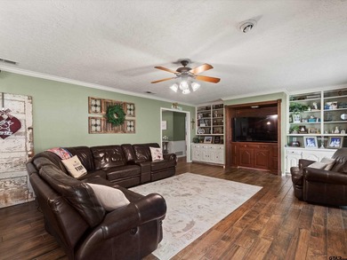 Updated 4 bedroom, (office could be used as a 5th bedroom) 3 - photo 15