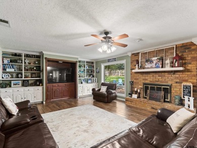 Updated 4 bedroom, (office could be used as a 5th bedroom) 3 - photo 16