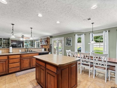 Updated 4 bedroom, (office could be used as a 5th bedroom) 3 - photo 19