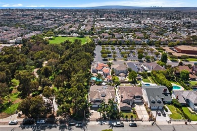 Extraordinary custom estate offering 5,316 sq. ft. of elegant - photo 4