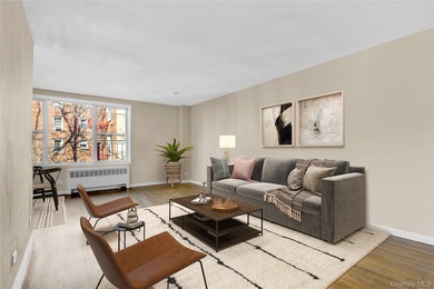 Move right in to this renovated Co-op w/ new kitchen, new - photo 6