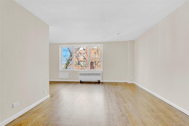 Move right in to this renovated Co-op w/ new kitchen, new - photo 7