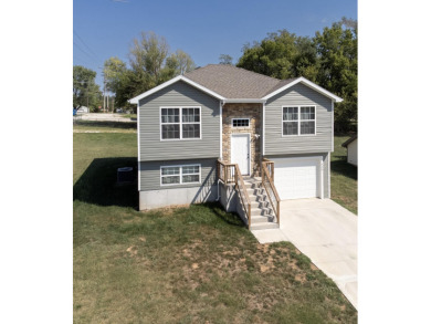 Stockton Lake Home For Sale in Stockton Missouri
