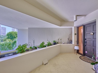 Luxurious Move-in Ready, Fully Updated Waterfront Condo in - photo 4