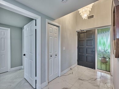 Luxurious Move-in Ready, Fully Updated Waterfront Condo in - photo 7