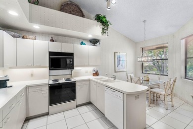 Enjoy the Polo Club lifestyle in this spacious second floor - photo 2