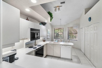 Enjoy the Polo Club lifestyle in this spacious second floor - photo 4