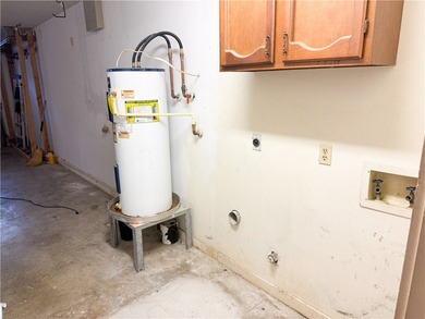 This 2 bedroom, 1 bath home offers 1,152 sq. ft. of comfortable - photo 12