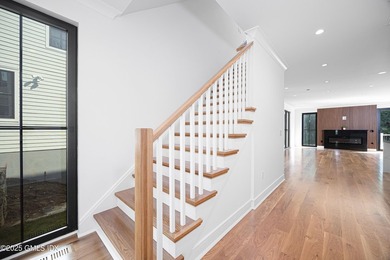 Brand New Luxury Home in Old Greenwich Experience luxury living - photo 13