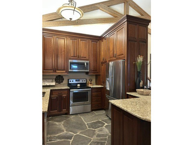LUXURY LIVING IN THE HEART OF RUSSELLVILLE Experience - photo 9