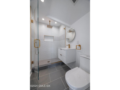 Brand New Luxury Home in Old Greenwich Experience luxury living - photo 32