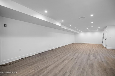Brand New Luxury Home in Old Greenwich Experience luxury living - photo 34
