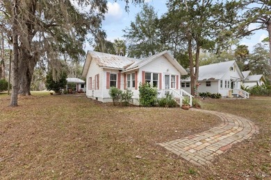 Withlacoochee River Home For Sale in Yankeetown Florida
