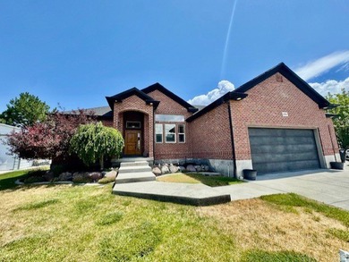 Welcome to this beautifully maintained all-brick lakefront home - photo 3