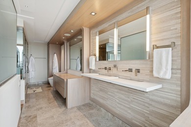 Absolutely STUNNING, penthouse level furnished condo that l will - photo 49