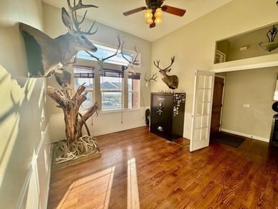 Welcome to this beautifully maintained all-brick lakefront home - photo 9