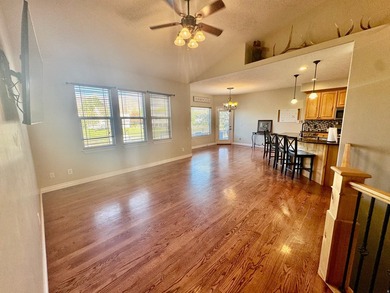 Welcome to this beautifully maintained all-brick lakefront home - photo 10