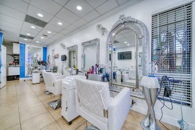 Full service Beauty Salon in PRIME location 0.4 miles from - photo 6