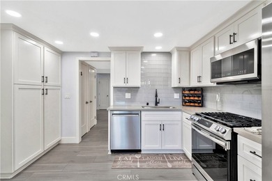 Fully remodeled 3 bedroom with attached large office/bedroom off - photo 1