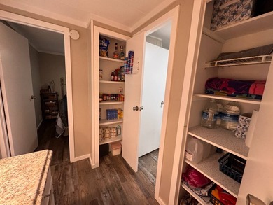MOVE IN READY. Beautifully furnished home with all new subfloor - photo 12