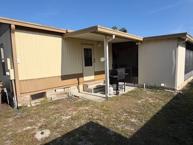 MOVE IN READY. Beautifully furnished home with all new subfloor - photo 24