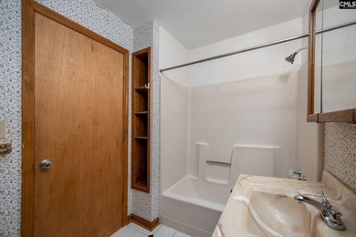 Wake up to the Lake Murray lifestyle at 604 Newberry Drive in - photo 36