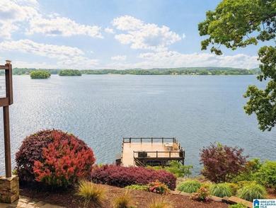 Experience refined lakefront living in this exceptional log - photo 7