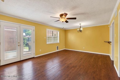Welcome to 928 Courthouse Rd., Unit 22 in Gulfport! This - photo 8