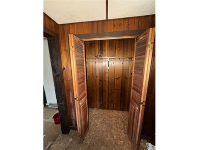 INVESTORS SPECIAL!! Welcome to 522 3rd Avenue, this 3 bedroom 2 - photo 3
