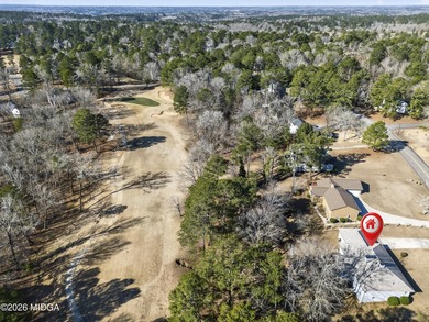 Beautiful all-brick home on the 2nd fairway! This 3-bedroom - photo 14