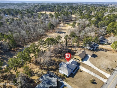 Beautiful all-brick home on the 2nd fairway! This 3-bedroom - photo 15