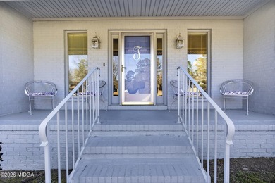 Beautiful all-brick home on the 2nd fairway! This 3-bedroom - photo 19