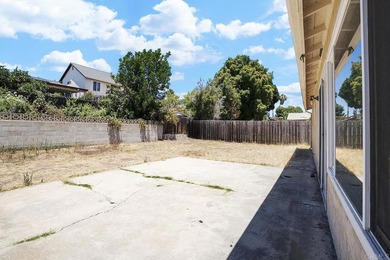 Welcome home to Mira Mesa , this single-level 3-bedroom, 2-bath - photo 23