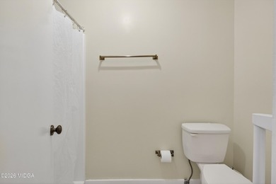 Beautiful all-brick home on the 2nd fairway! This 3-bedroom - photo 27