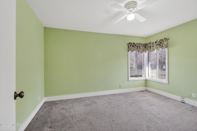 Beautiful all-brick home on the 2nd fairway! This 3-bedroom - photo 28