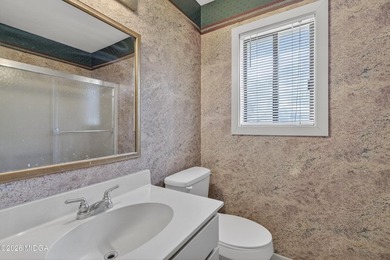 Beautiful all-brick home on the 2nd fairway! This 3-bedroom - photo 30