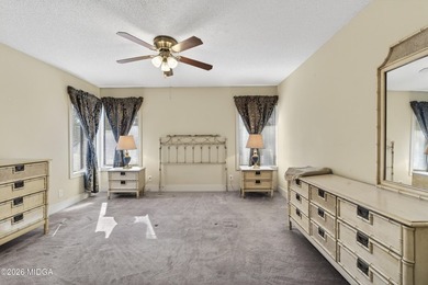 Beautiful all-brick home on the 2nd fairway! This 3-bedroom - photo 32