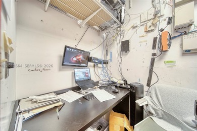 Located in the heart of Sunset, this well-established and highly - photo 8