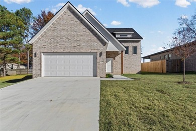 Seller offering $2,000 towards rate buydown or closing costs! - photo 1